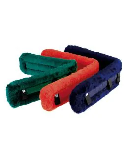 Finntack selepude i plys lang model til Pony. Fåes i flere farver.