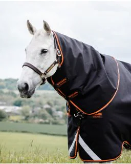 Rambo Supreme 1680D Hood (Hals)/ 150g fra Horseware - Black/Orange, Tan and Brown