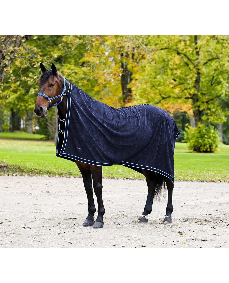 Finntack sveddækken fleece. Fåes i flere farver.