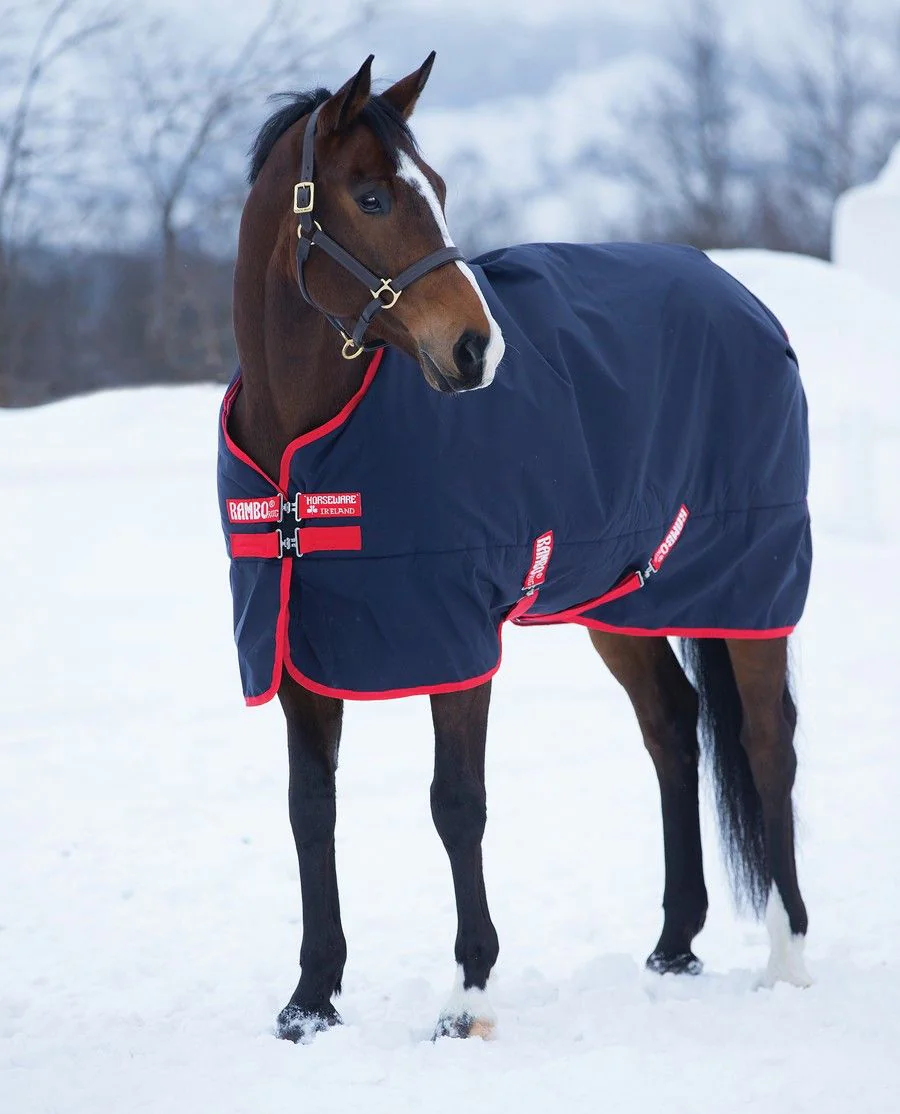 Rambo Original Med/200g fra Horseware - Navy/Red