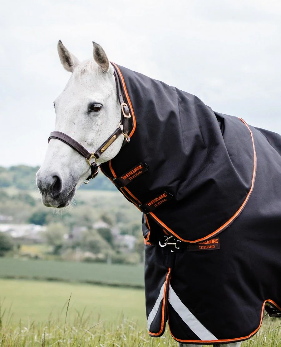 Rambo Supreme 1680D Hood (Hals)/ 150g fra Horseware - Black/Orange, Tan and Brown