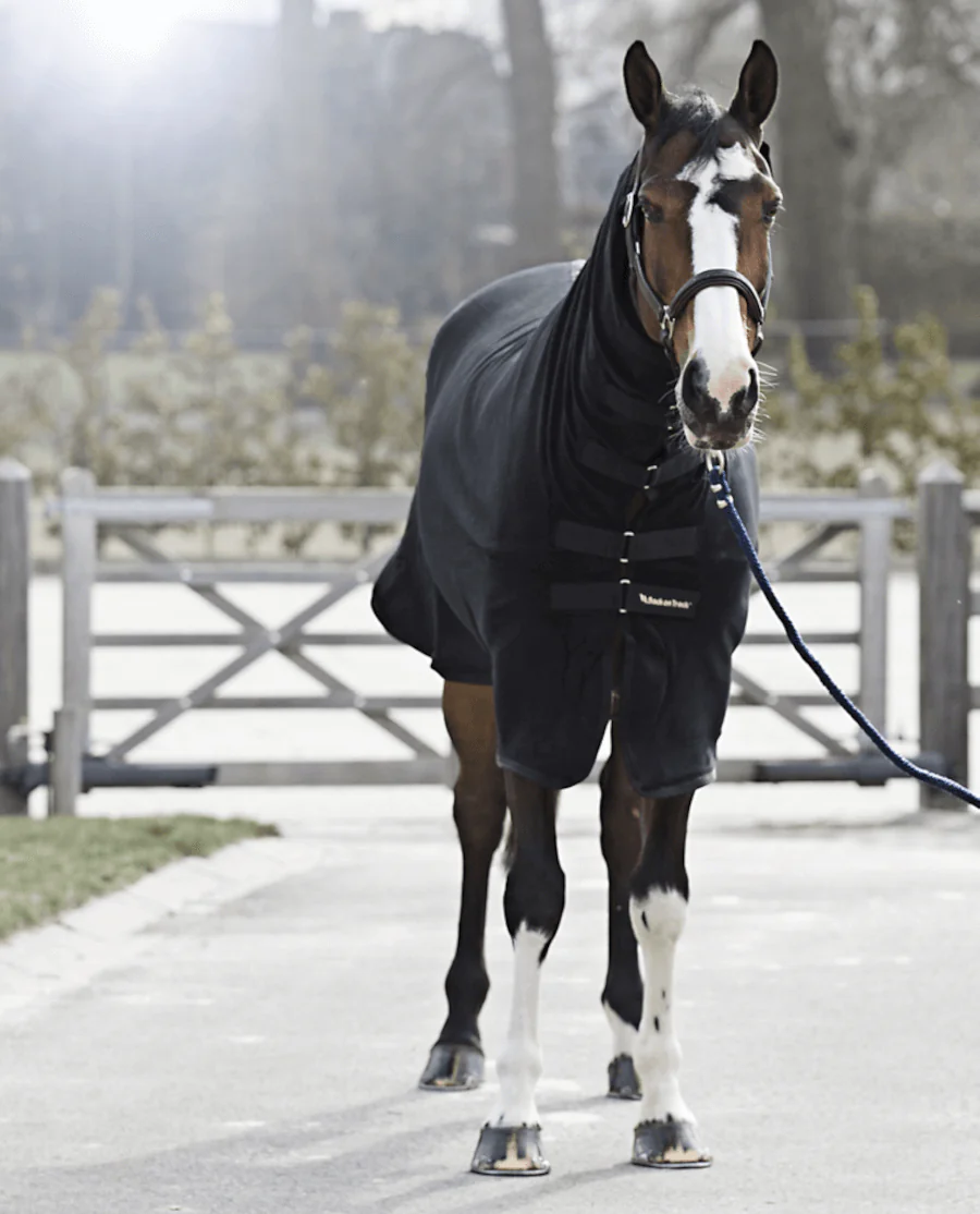 Fleecedækken med hals fra Back on Track
