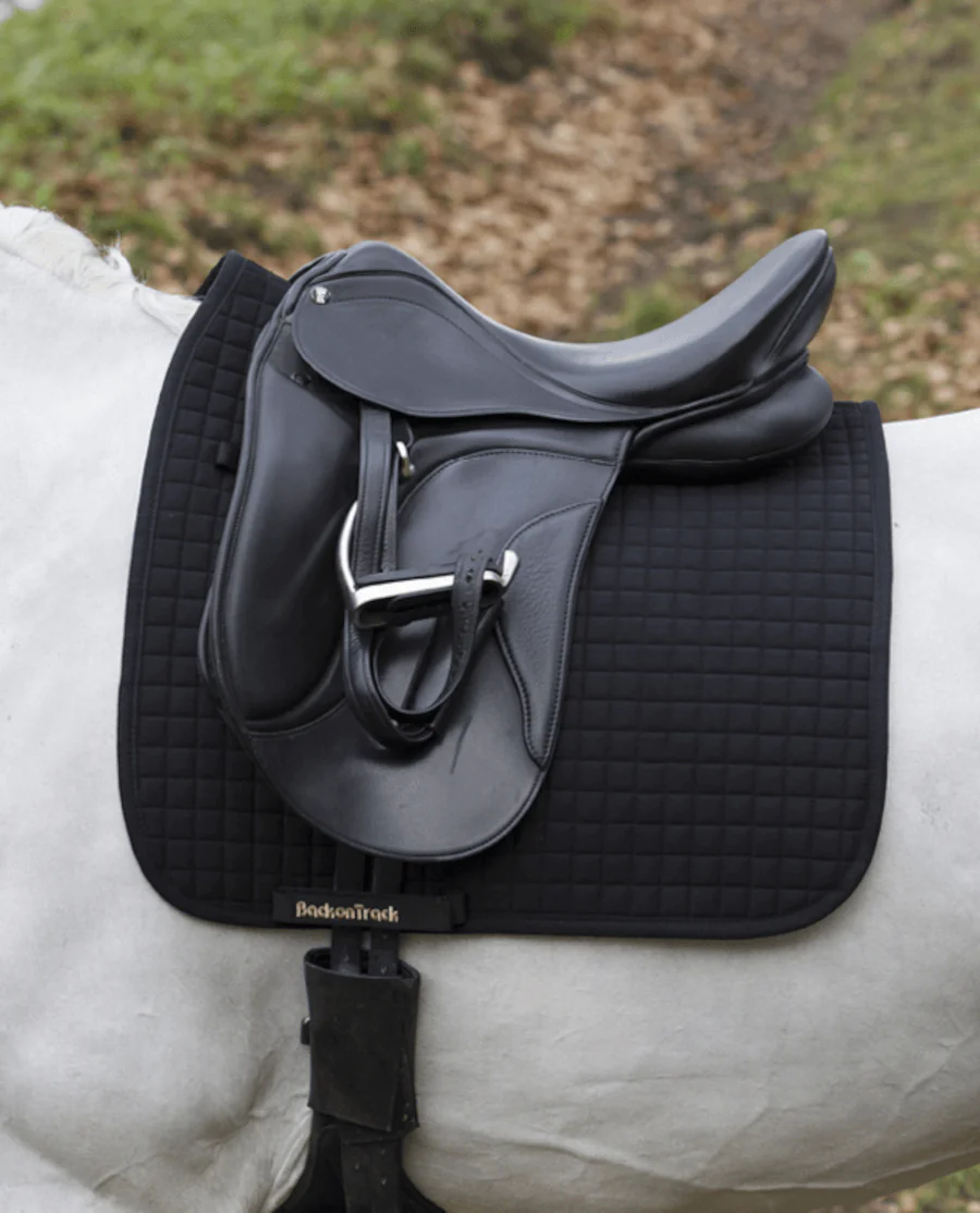 Sadelunderlag Dressur NO1 fra Back on Track (Sort)
