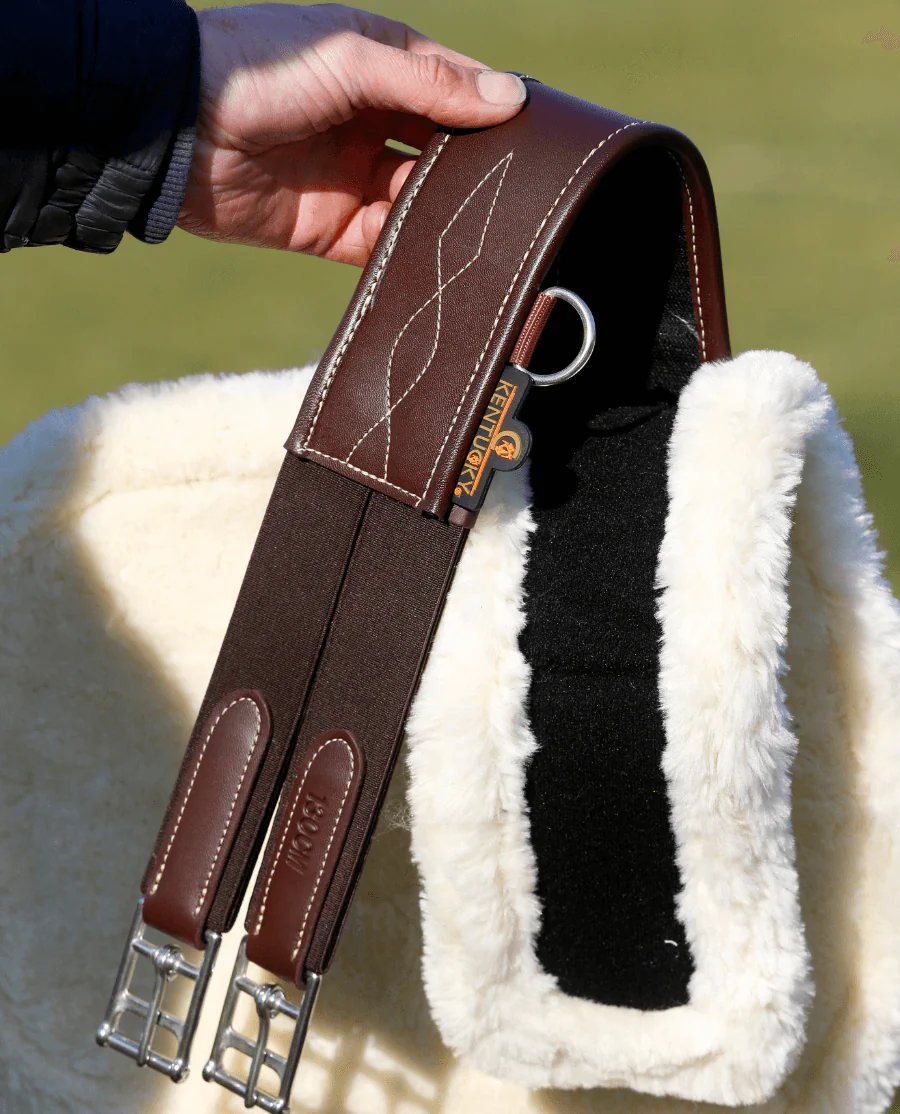 Kentucky Horsewear Overtræk i Vegansk Lammeskind til springgjord med plade