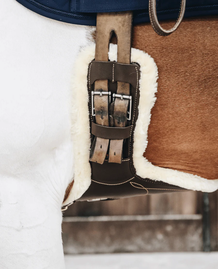 Lammeskin Kort Sadelgjord fra Kentucky Horsewear