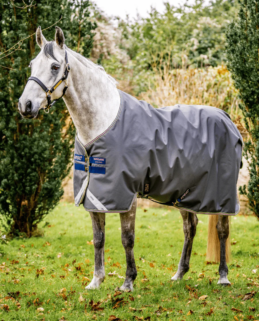 Amigo Bravo 12 Lite/ 0G fra Horseware - Shadow/ navy, rose