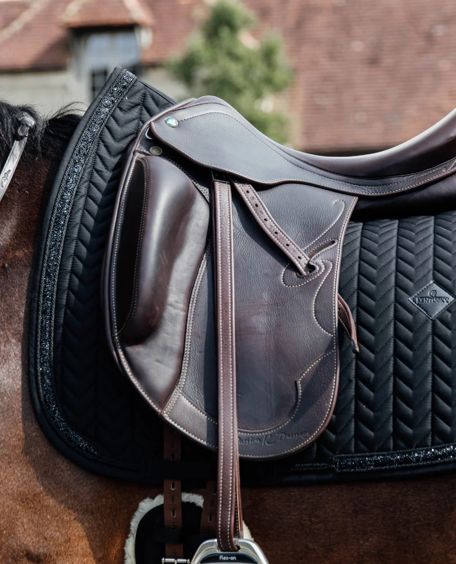 Dressurunderlag Glitter Stone fra Kentucky Horsewear-Black