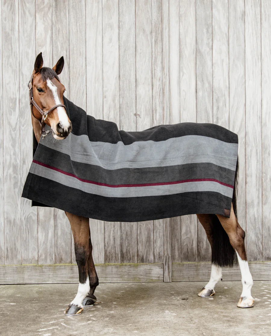 Heavy Fleece Rug Square Stripes fra Kentucky Horsewear-Black/Grey