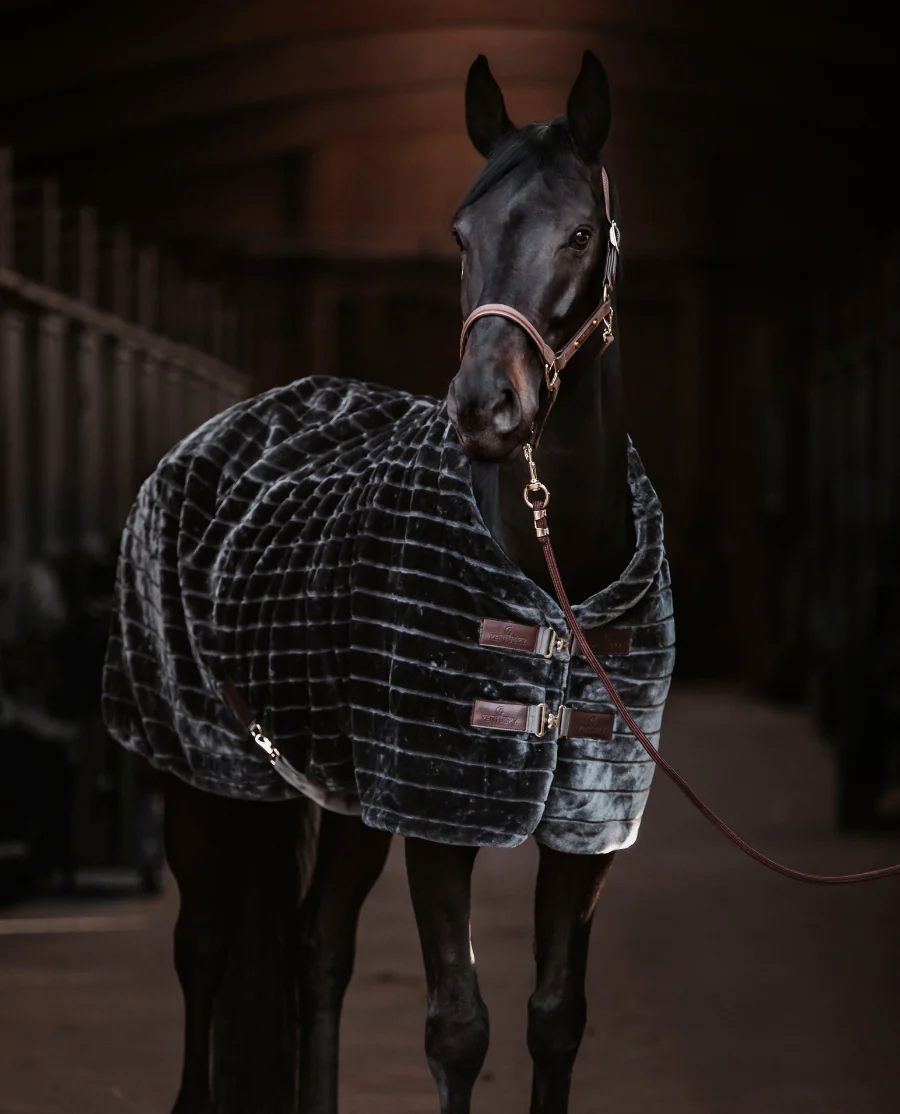 Fake Fur Rug fra Kentucky Horsewear-Grey